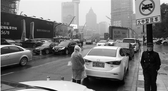 【苏州APP开发】杭州开发停车诱导APP提高停车效率 专家建议严惩乱收费