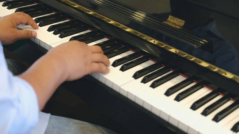智能钢琴APP开发，如何优化用户钢琴学习体验？ 